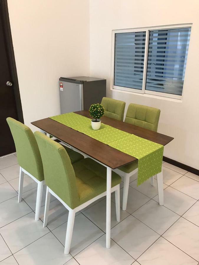 Api Api Centre Apartment Homestay Kota Kinabalu Bagian luar foto