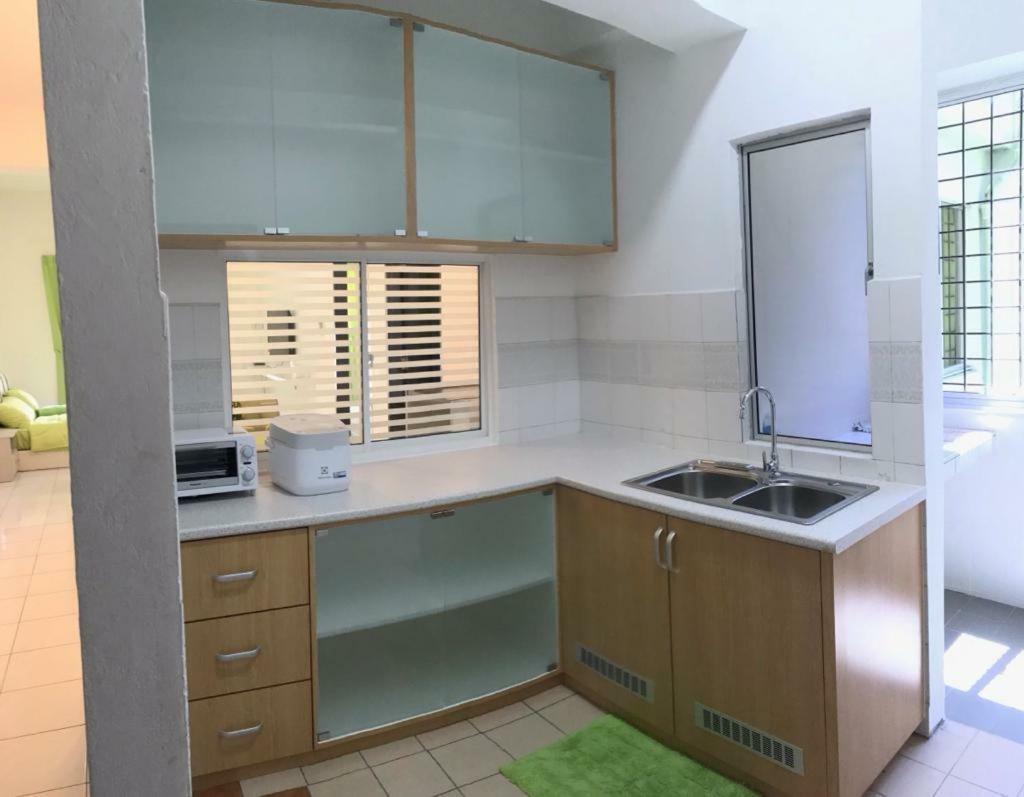 Api Api Centre Apartment Homestay Kota Kinabalu Bagian luar foto